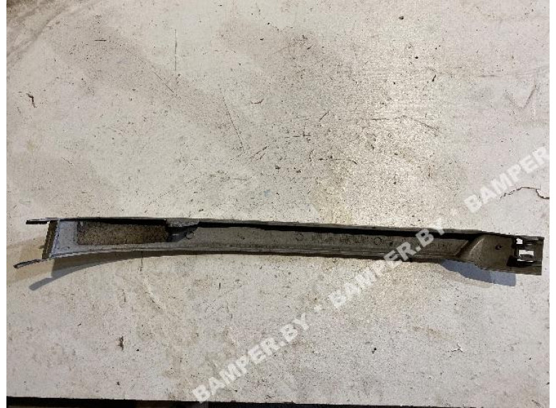 Ус под фару правый к Mercedes ML W163, 2000г.