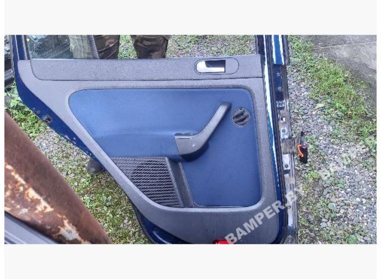 Обшивка двери (дверная карта) комплект к Volkswagen Golf Plus, 2006г.