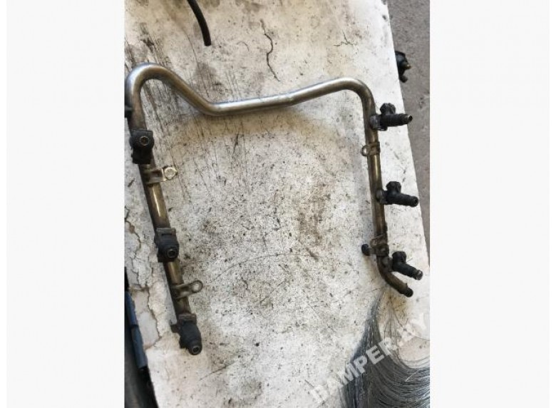 Топливная рампа к Mercedes E W210