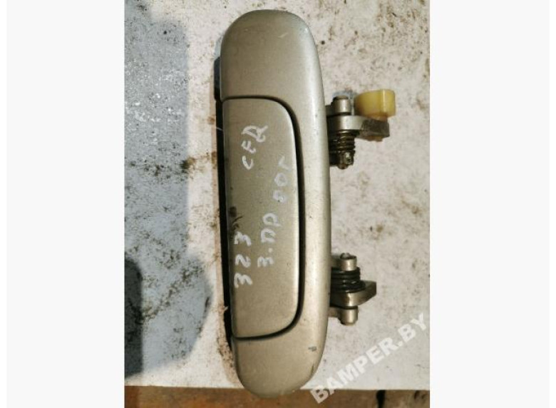 Ручка наружная задняя правая к Mazda 323, 2000г.
