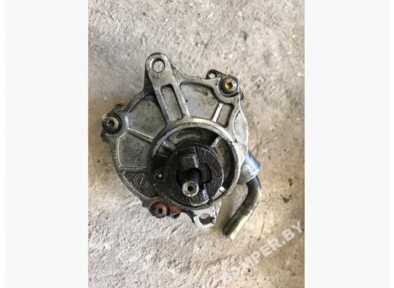 Насос вакуумный к Mercedes Vito W638