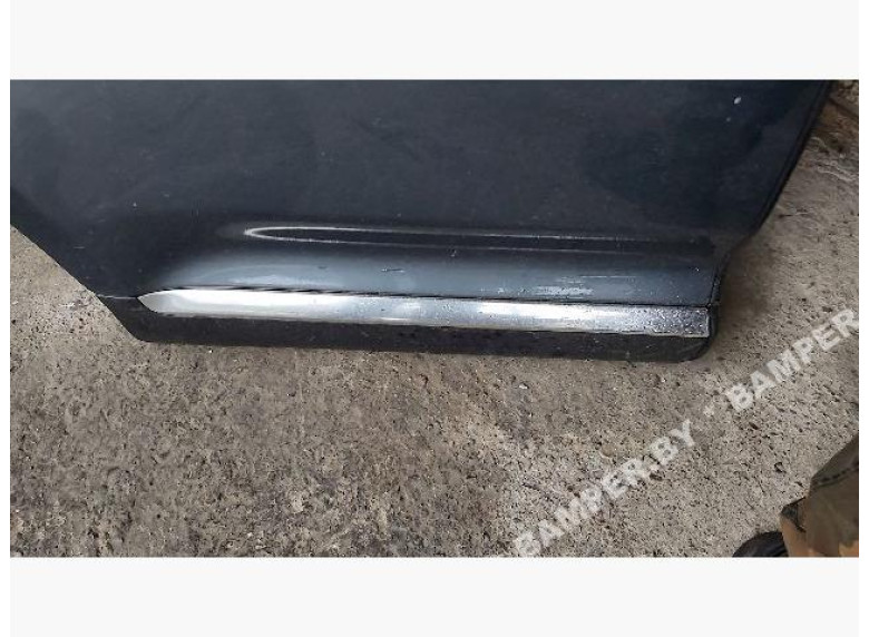 Молдинг двери задней правой к Volkswagen Touareg, 2004г.