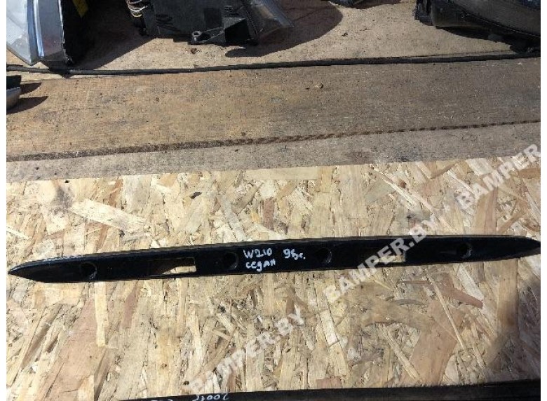 Накладка подсветки номера к Mercedes E W210