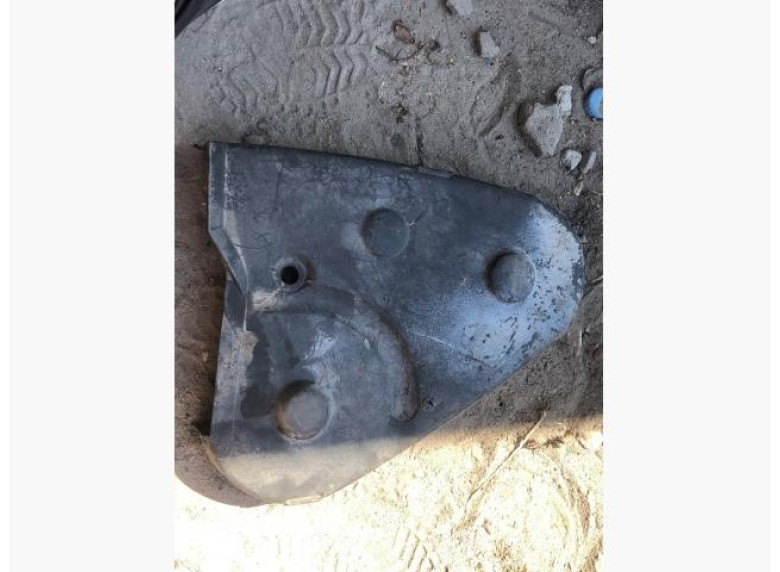 Защита (кожух) ремня ГРМ к Volkswagen Golf, 1997г.