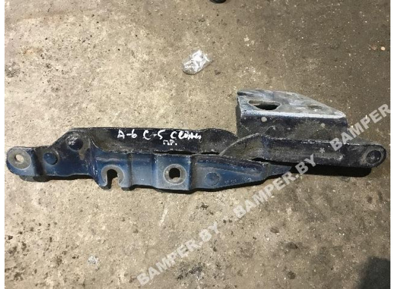 Петля крышки багажника к Audi A6, 2001г.