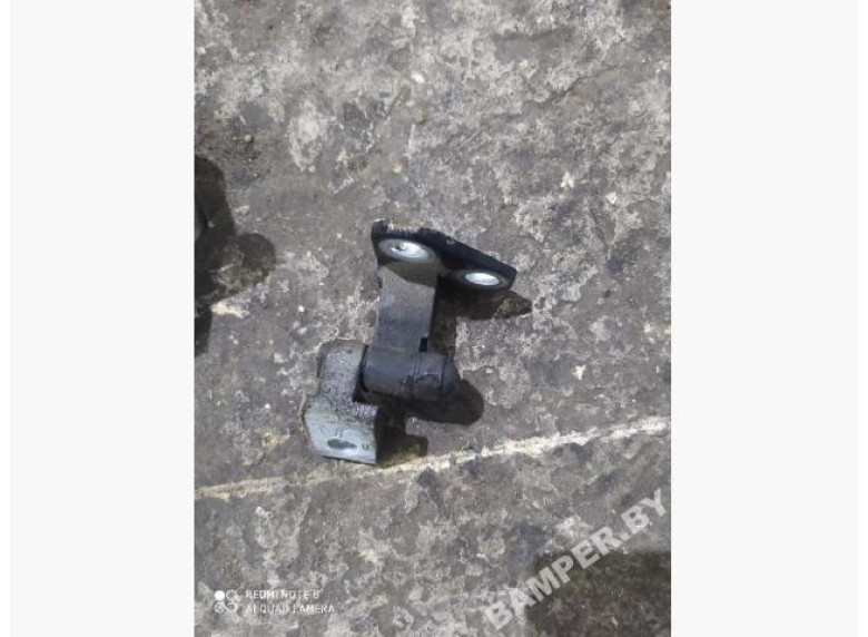 Петля двери задней правой к Volkswagen Passat, 2007г.