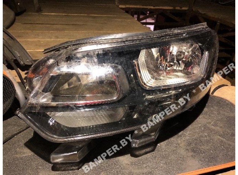 Фара левая к Peugeot Expert