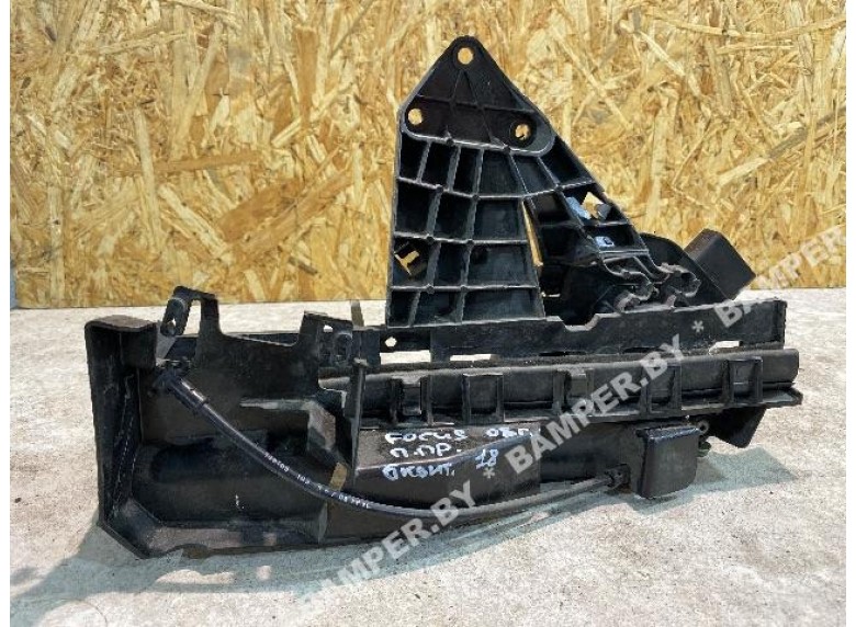 Замок двери передней правой к Ford Focus