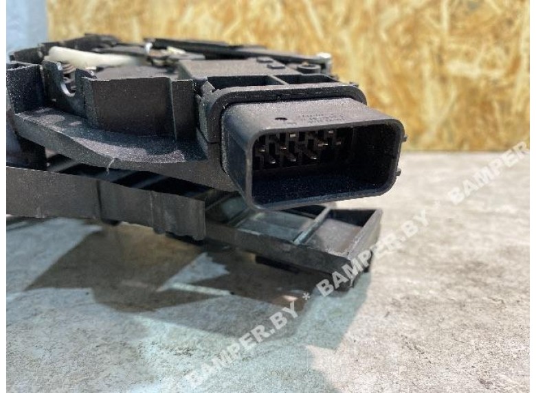 Замок двери передней правой к Ford Focus