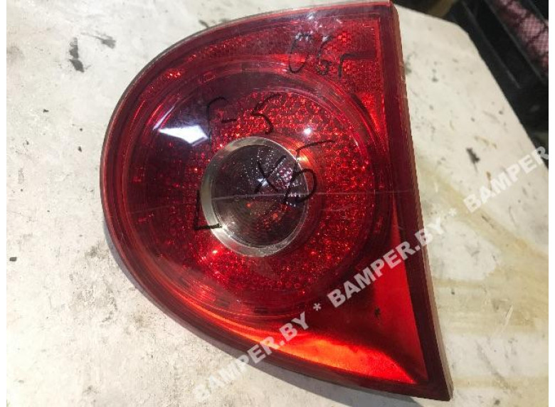 Фонарь крышки багажника левый к Volkswagen Golf, 2006г.