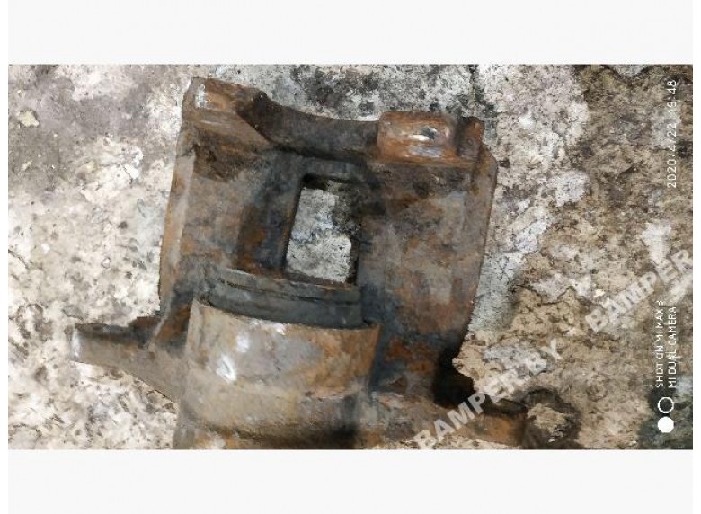 Суппорт передний левый к Peugeot 307