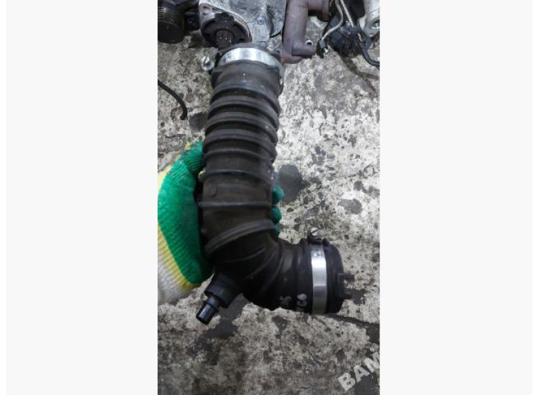 Патрубок впускного коллектора к Renault Twingo, 2015г.