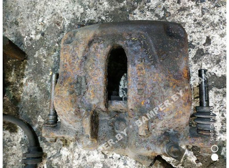 Суппорт передний правый к Renault Trafic, 2004г.