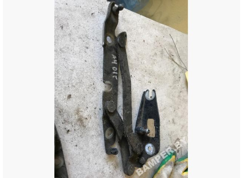 Петля крышки багажника к Audi A4, 2001г.