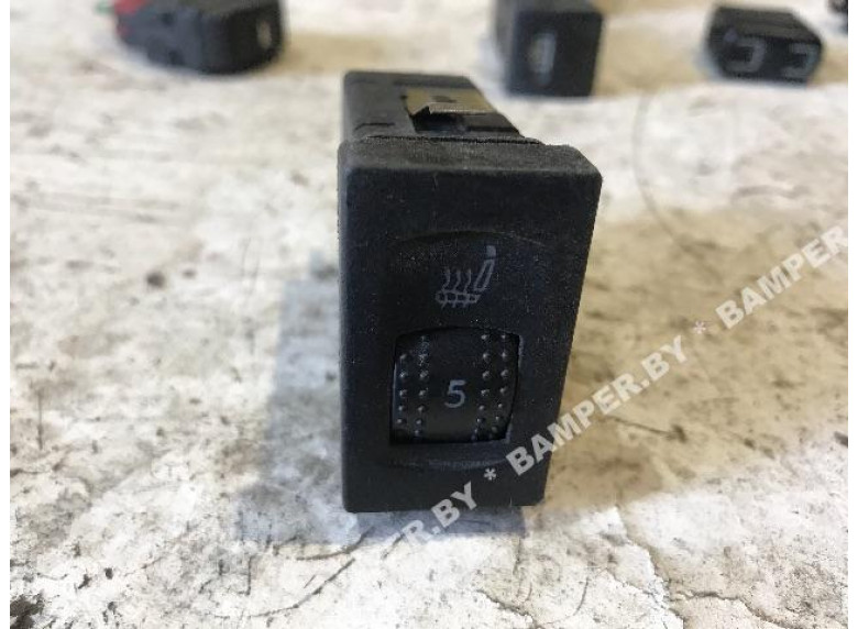 Кнопка подогрева сидений к Volkswagen Passat, 1999г.