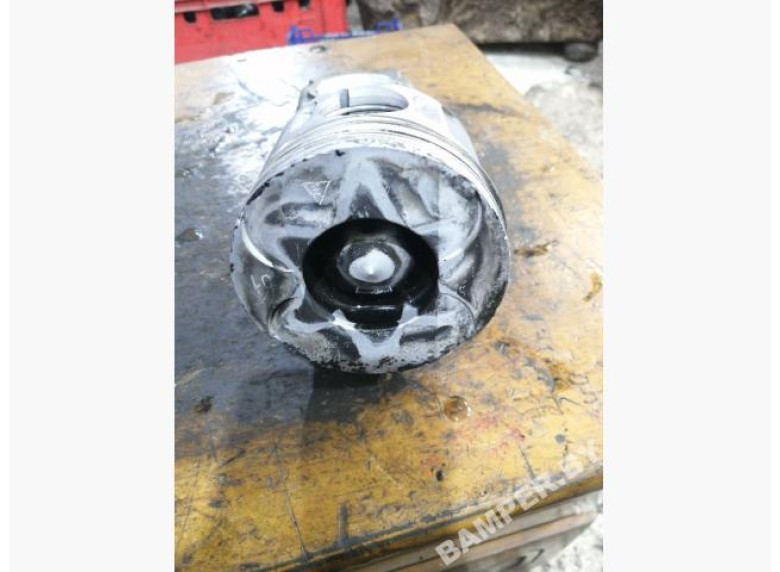 Поршень к Mercedes Sprinter, 2001г.