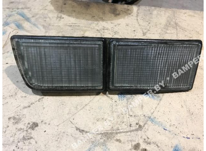 Заглушка (решетка) в бампер к Volkswagen Golf, 1994г.