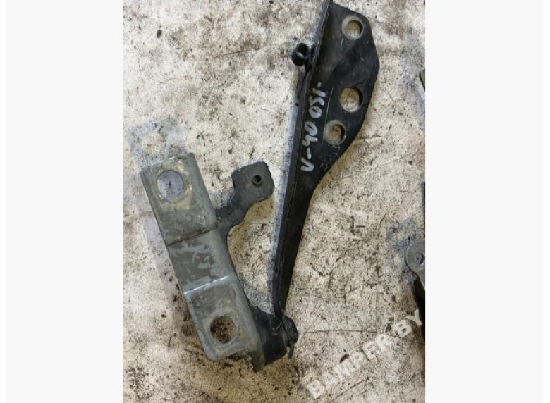 Петля капота правая к Volvo V40