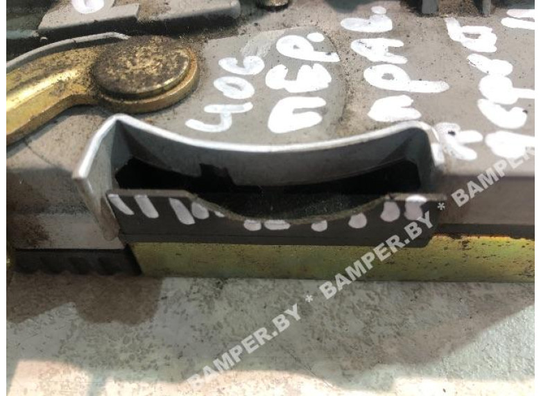 Замок двери передней правой к Peugeot 406, 2002г.