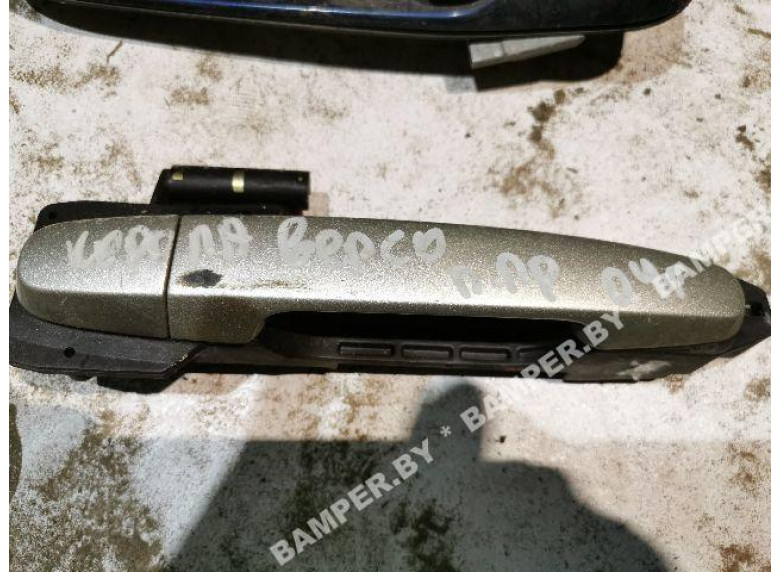 Ручка наружная передняя правая к Toyota Corolla Verso, 2003г.