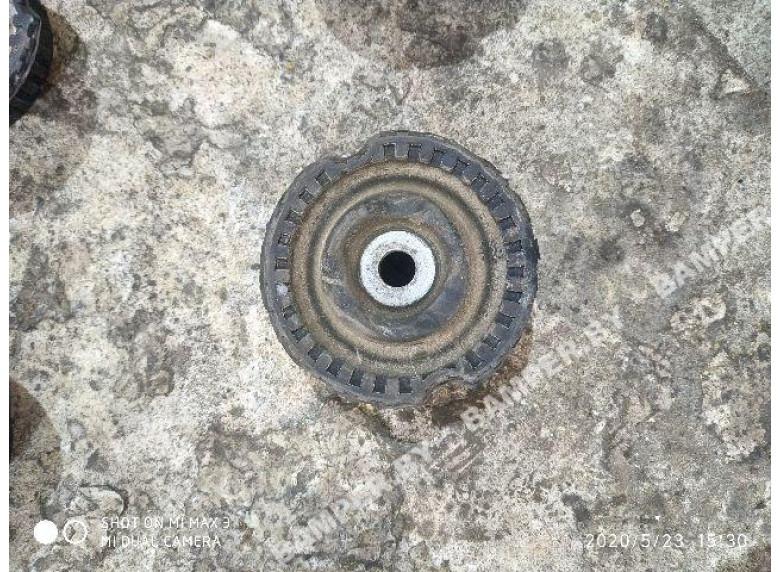 Опора амортизатора верхняя (чашка) к Volkswagen Passat, 2000г.