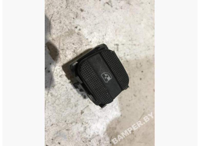 Кнопка стеклоподъемника к Volkswagen Passat, 1996г.