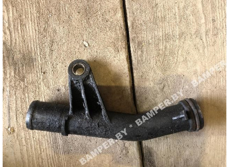 Трубка охлаждающей жидкости пластиковая к Renault Kangoo, 2001г.