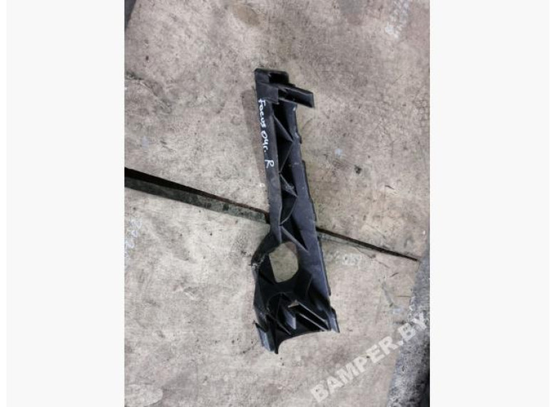 Кронштейн крепления бампера к Ford Focus, 2004г.