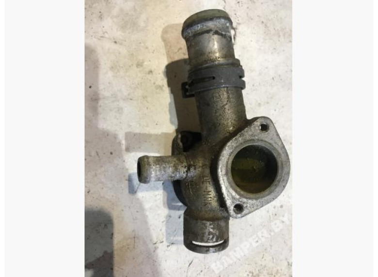 Фланец (тройник) системы охлаждения к Skoda Superb