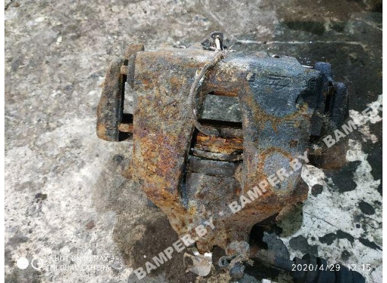 Суппорт передний правый к Alfa Romeo 156