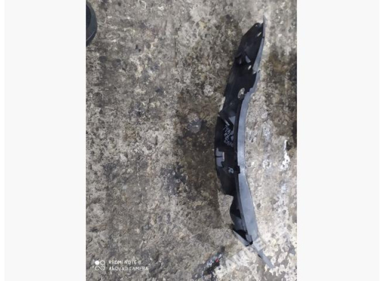 Кронштейн крепления бампера переднего к Volkswagen Touareg, 2004г.