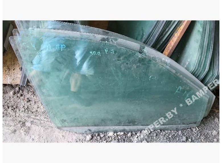 Стекло двери передней правой к Volkswagen Golf, 2000г.