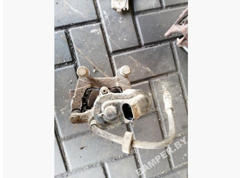 Суппорт задний правый к Audi A6, 2004г.