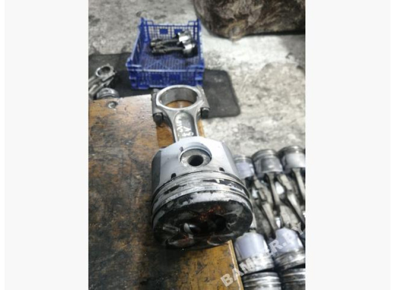 Поршень к Peugeot 806, 2001г.