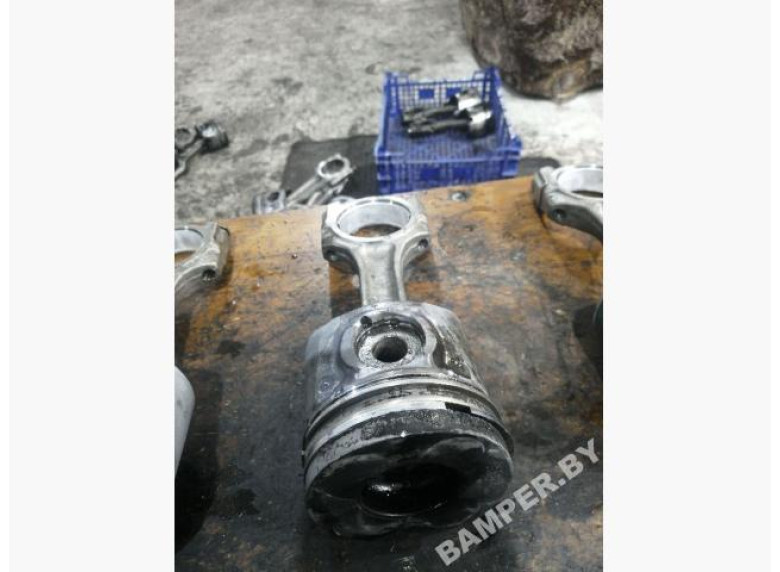 Поршень к Citroen C5, 2003г.