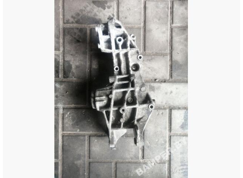 Кронштейн генератора к Volkswagen Passat, 1998г.