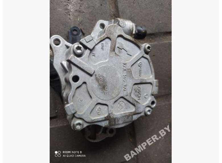 Насос вакуумный к Volkswagen Golf, 2009г.