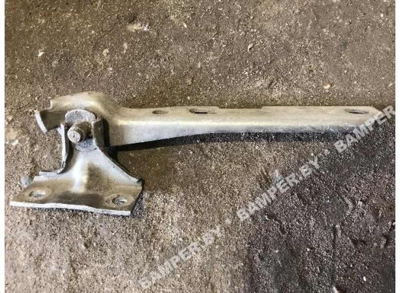 Петля капота правая к Audi 80