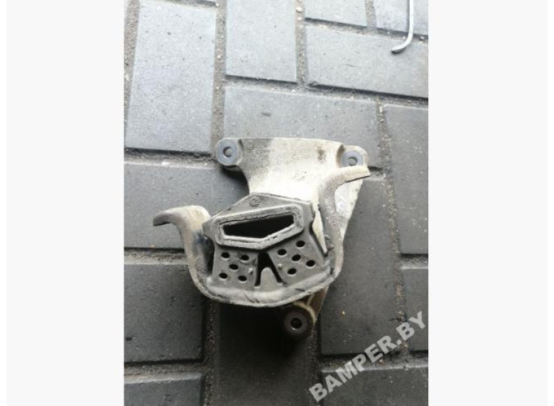 Кронштейн КПП к Volkswagen Transporter, 2007г.