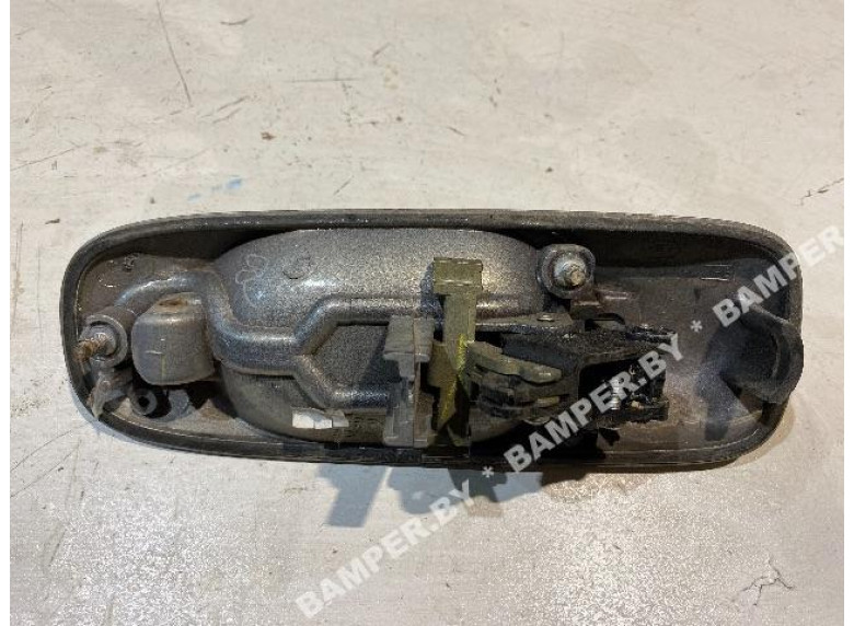 Ручка наружная сдвижной двери левой к Chrysler Voyager, 2002г.