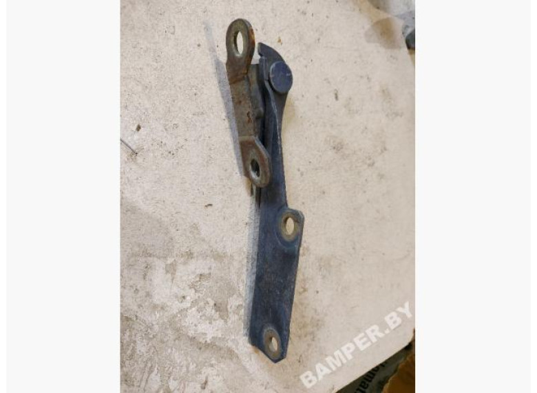 Петля капота левая к Mitsubishi Carisma, 2000г.