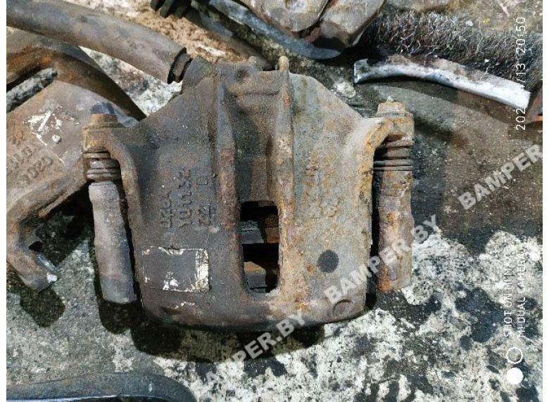 Суппорт передний правый к Peugeot 307, 2003г.