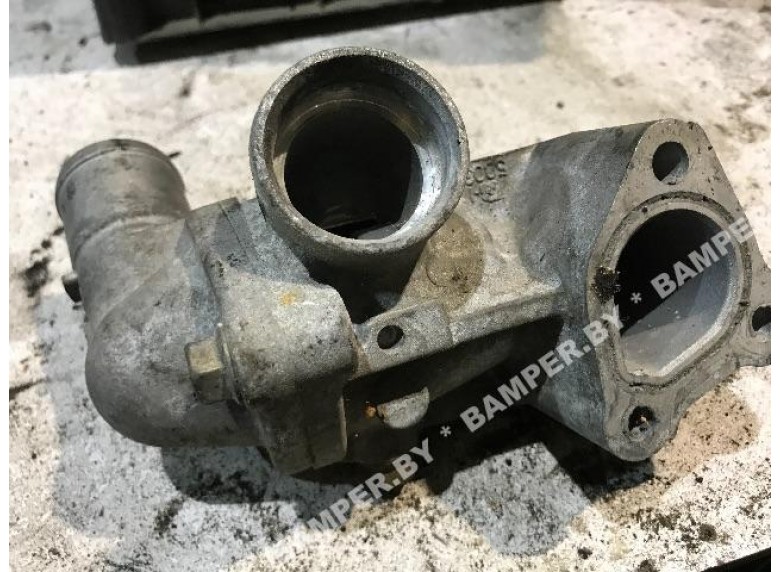 Корпус термостата к Mitsubishi Carisma