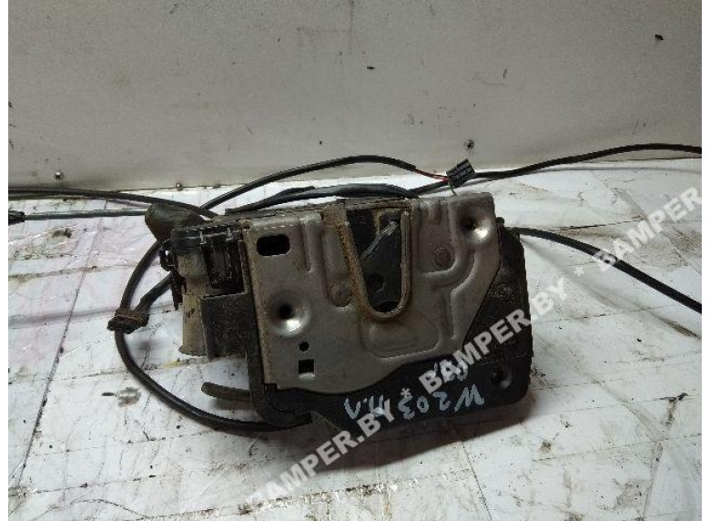 Замок двери передней левой к Mercedes C W203, 2003г.