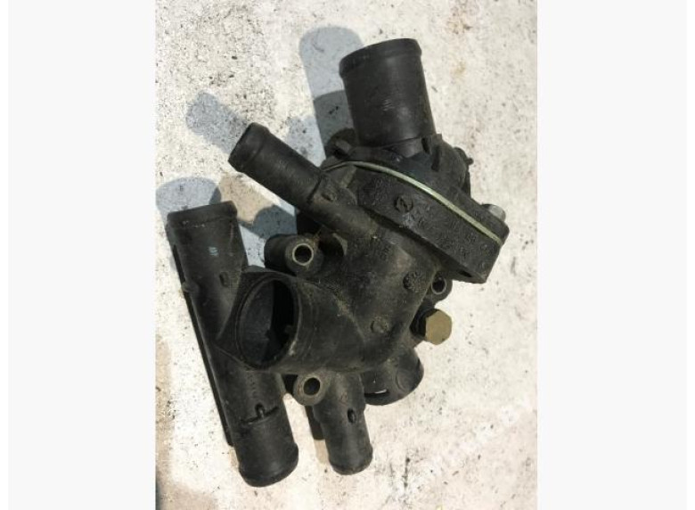 Корпус термостата к Renault Kangoo, 2004г.