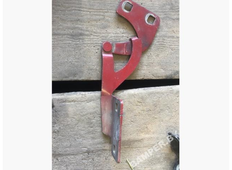 Петля капота правая к Citroen Berlingo, 2000г.