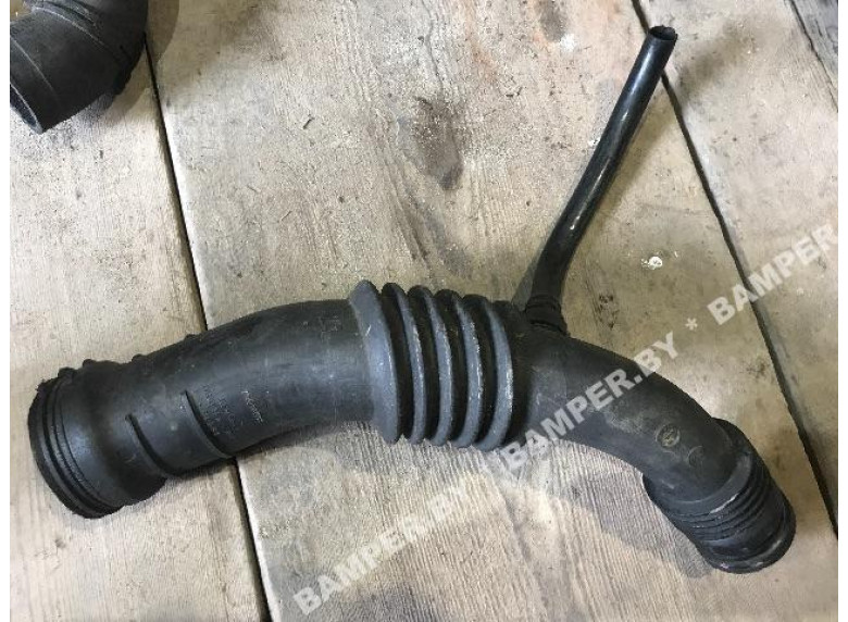 Патрубок турбины к Renault Laguna, 2000г.