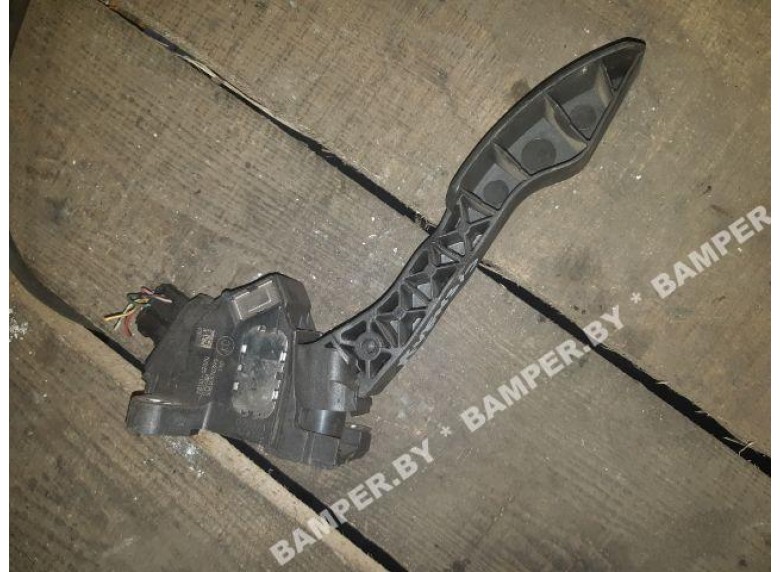 Педаль газа к Toyota Avensis