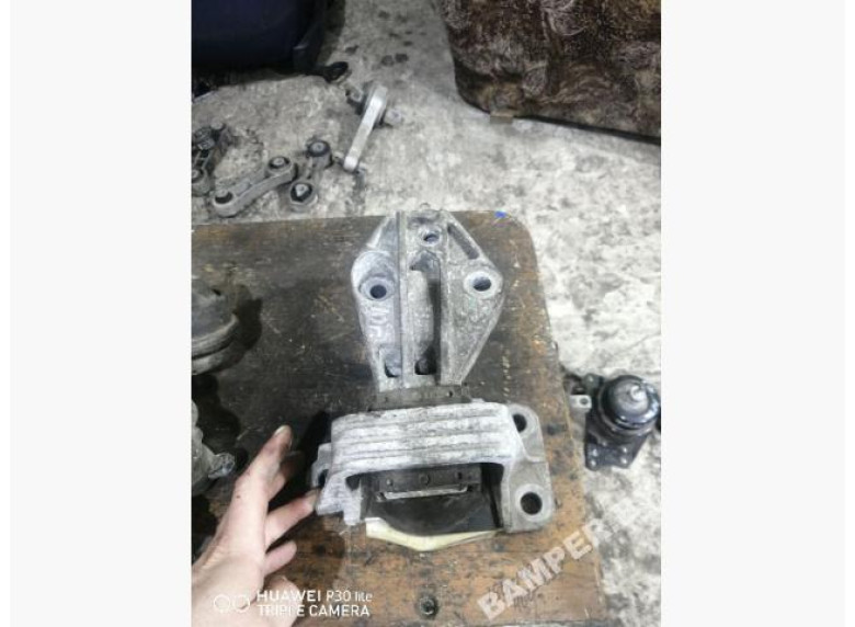 Подушка крепления двигателя к Renault Scenic, 2010г.