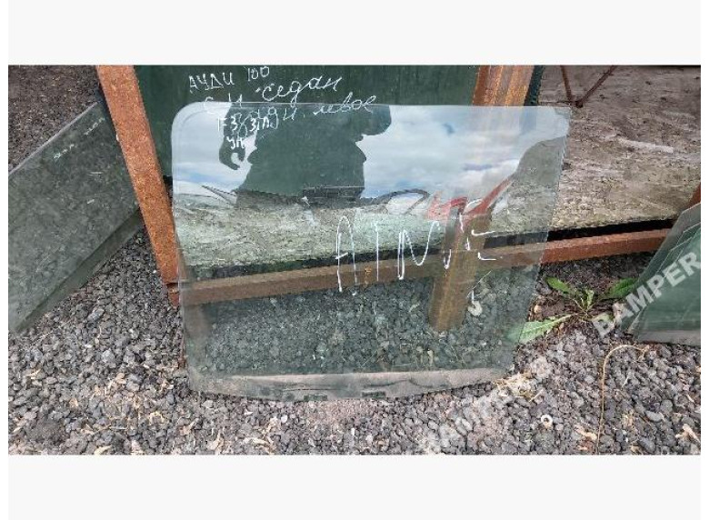 Стекло двери задней левой к Volkswagen Golf, 1995г.